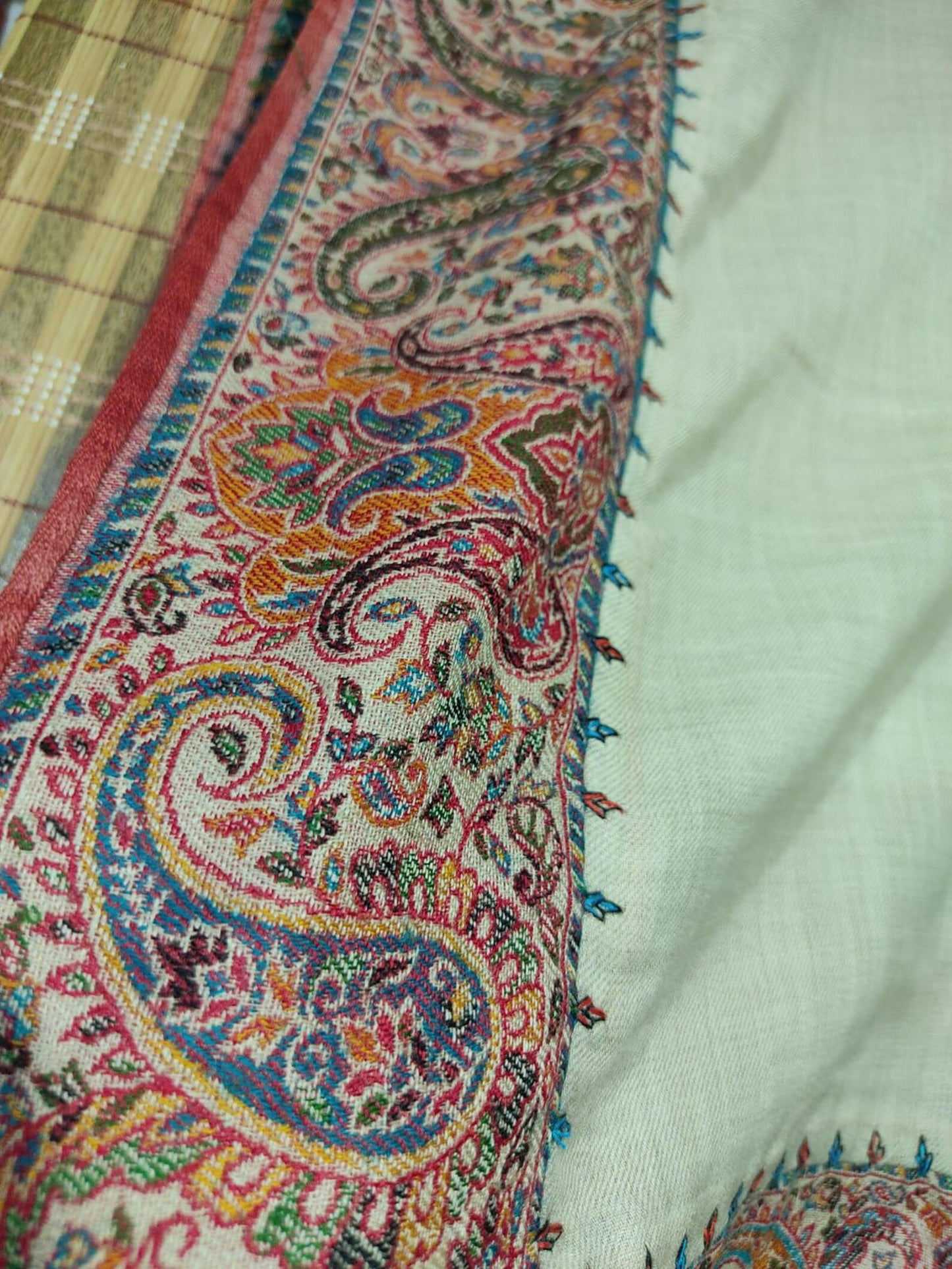 Handcrafted Pashmina Style Kani Border Shawl Elegant Grey with Intricate Paisley Embroidery