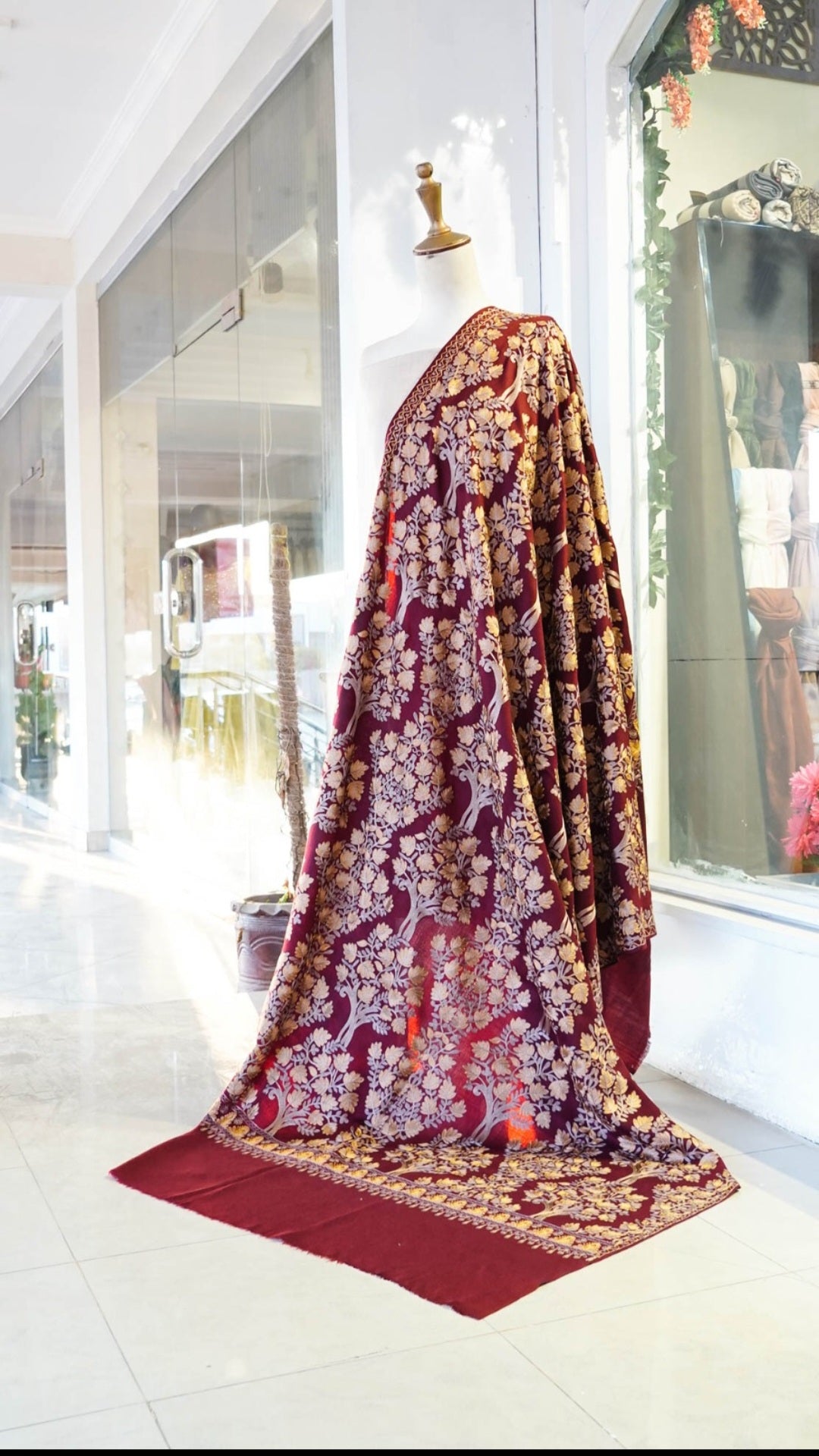 Luxury Pashmina Aar Embroidered Shawl – Maroon & Gold