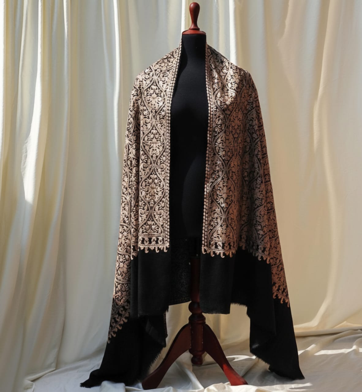 Black beige Kashmiri Pashmina Shawl