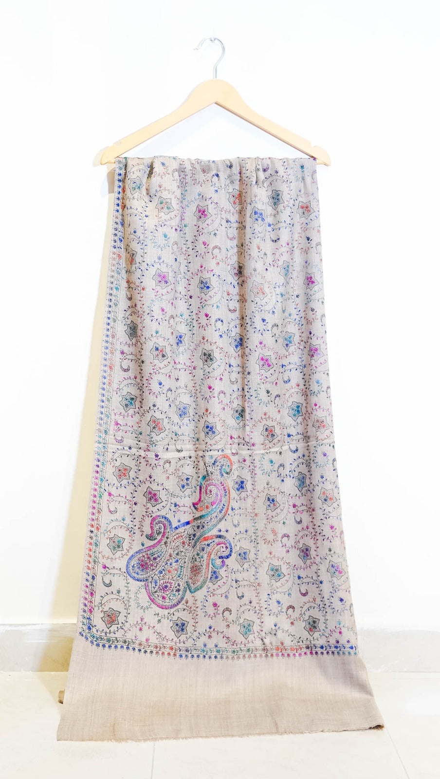 Handcrafted Sozni Embroidered Pashmina Shawl