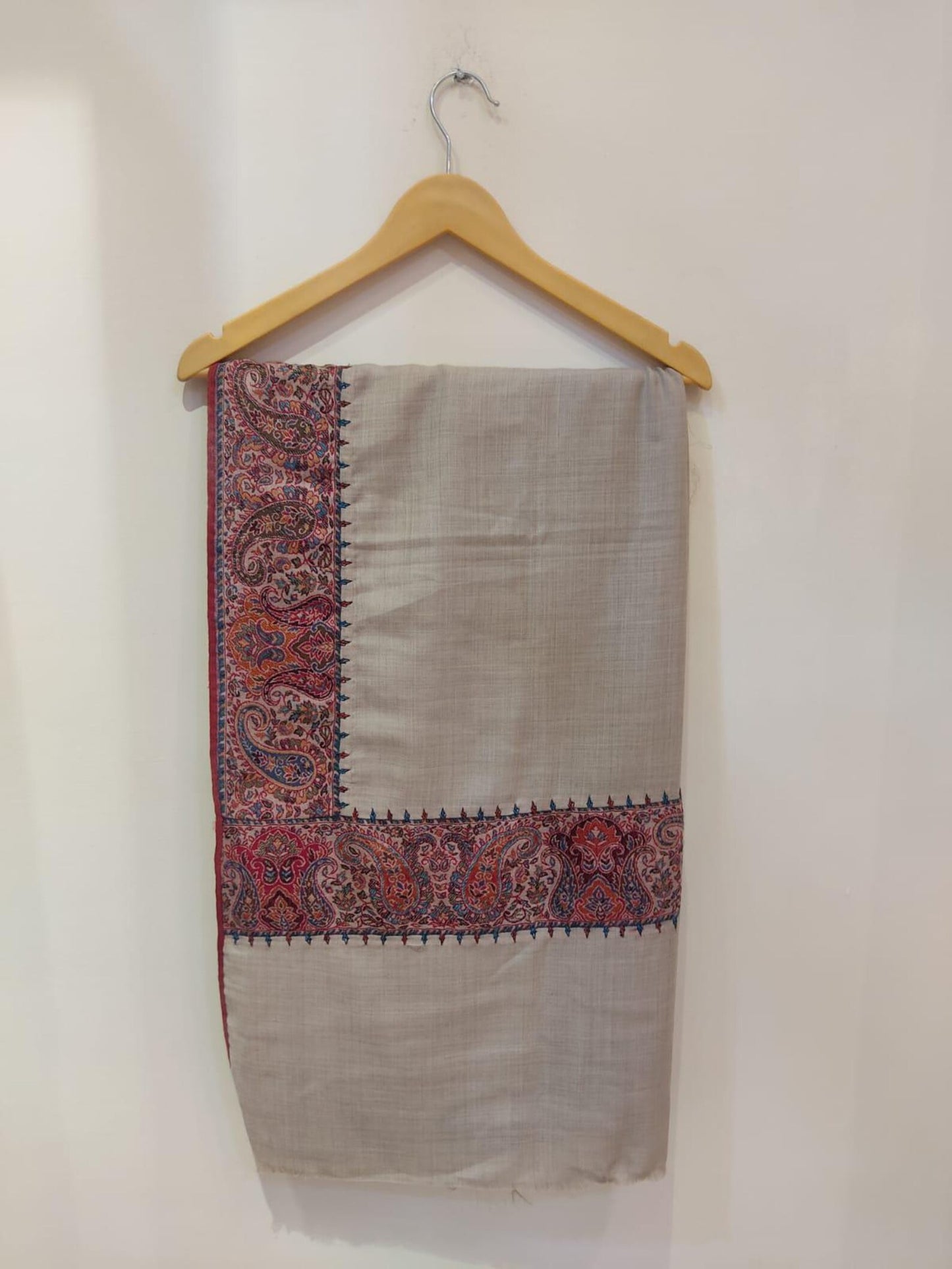Handcrafted Pashmina Style Kani Border Shawl Elegant Grey with Intricate Paisley Embroidery