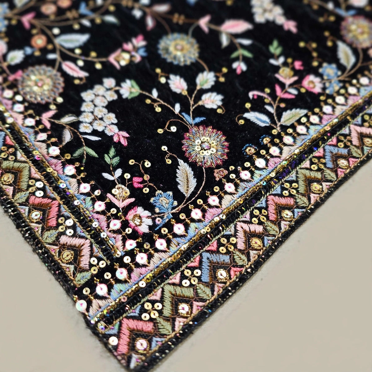 Raah-e-Shab Black Heavily Embroidered Velvet Shawl