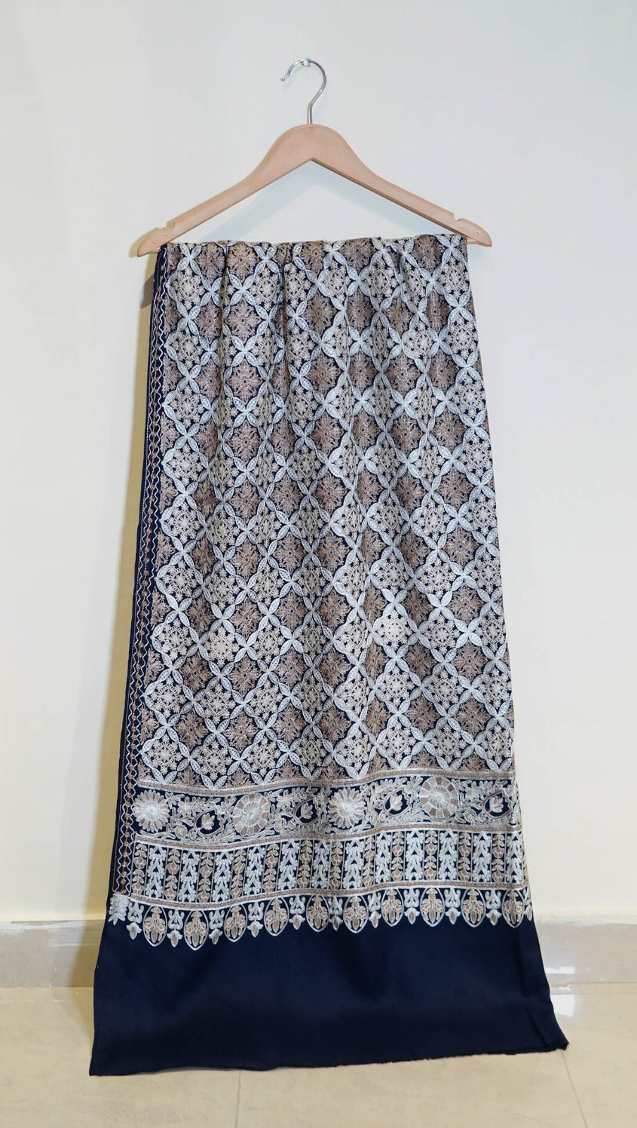 Luxury Nalki Embroidered Pashmina Shawl