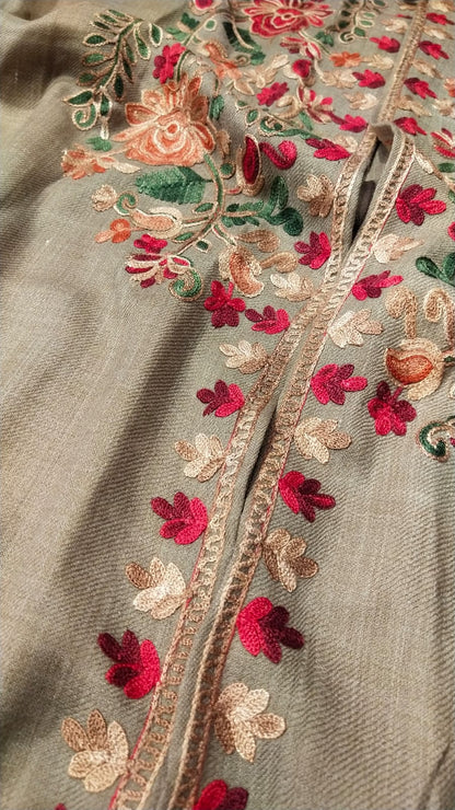 The Kashmina Kaftan: Timeless Elegance and Comfort