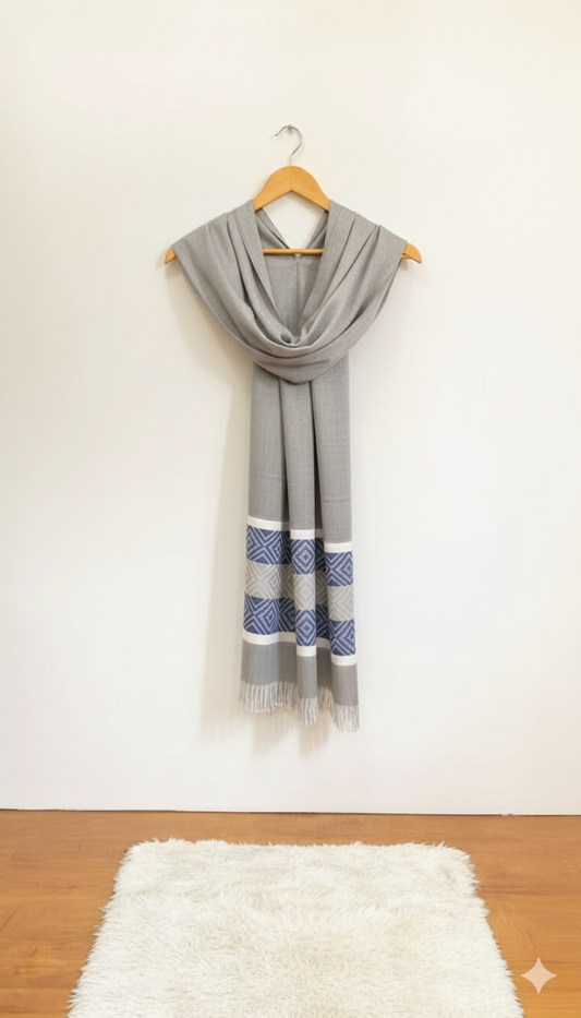Andean Heritage Alpaca Blend Stole: Classic Comfort, Striking Design