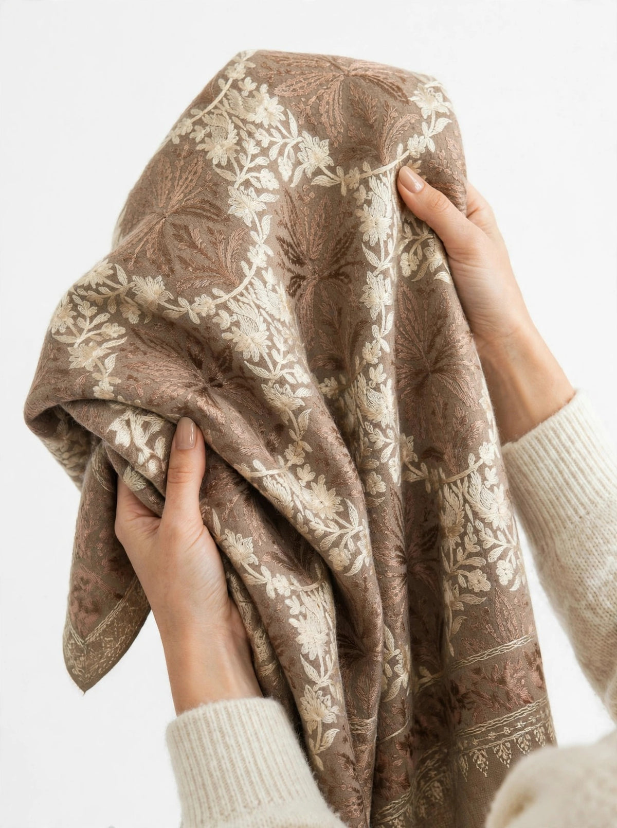 Pashmina beige aari shawl