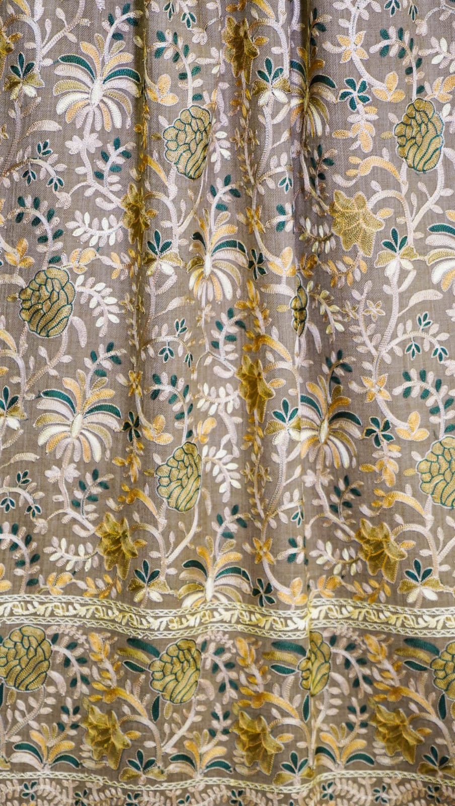 Elegant Embroidered Pashmina Shawl Timeless Sophistication