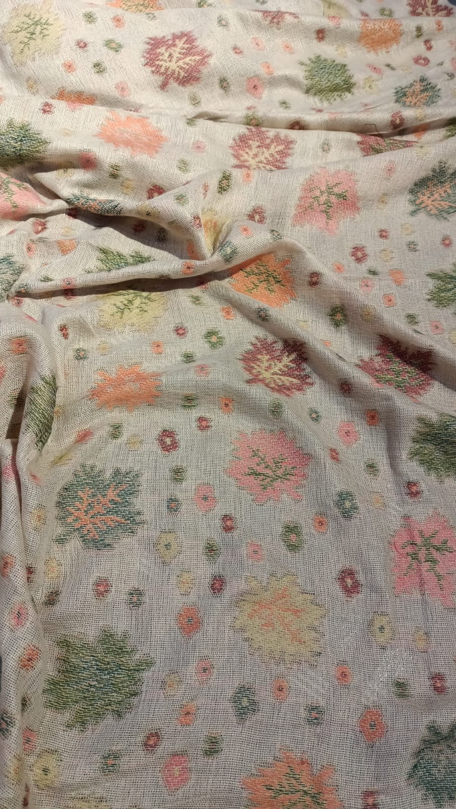 Elegant Beige Kani Pashmina Shawl – Handwoven Floral Heritage