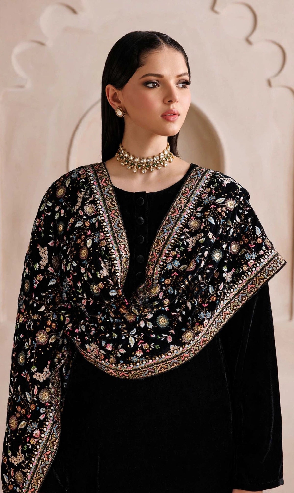Raah-e-Shab Black Heavily Embroidered Velvet Shawl