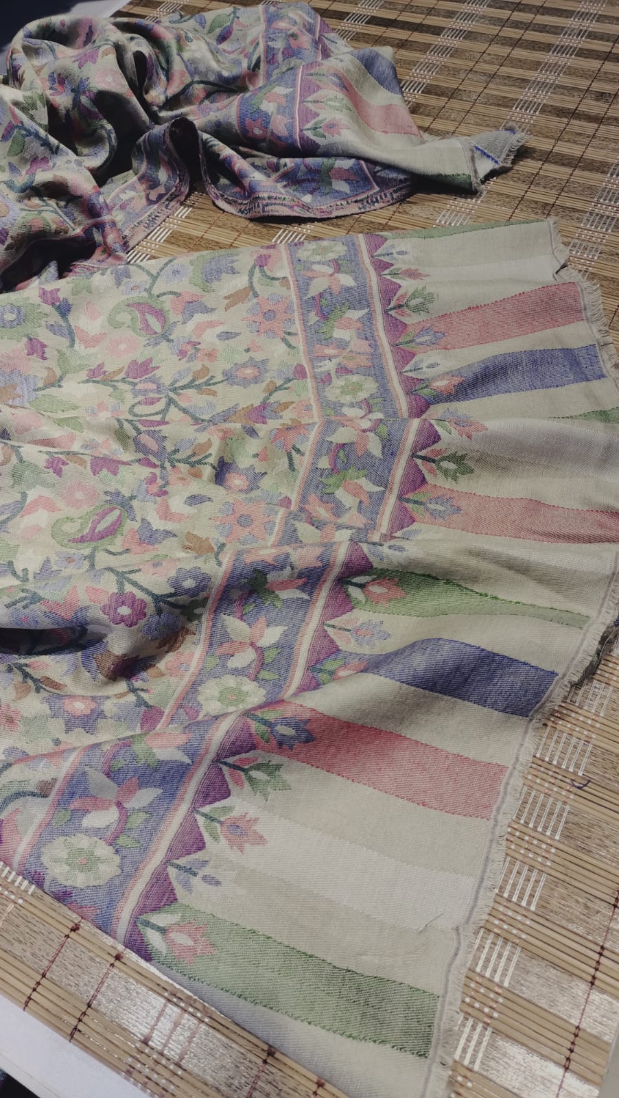 Luxury Pashmina Kani Shawl – Handwoven Heritage