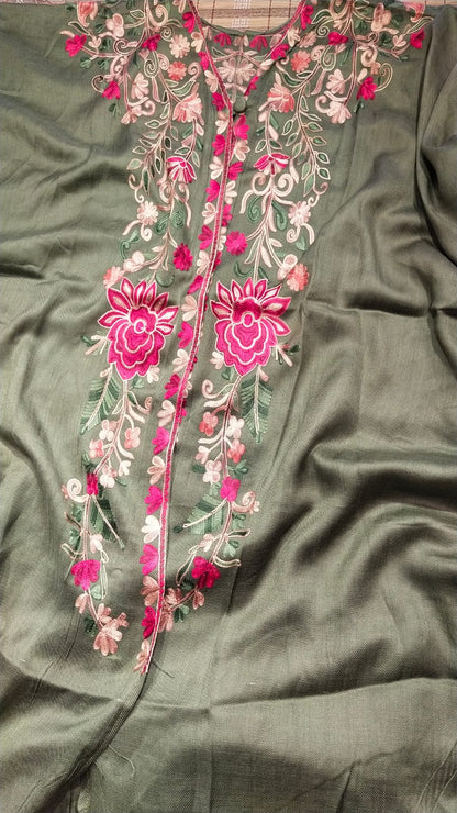 Kaftan Pashmina with Aari Work