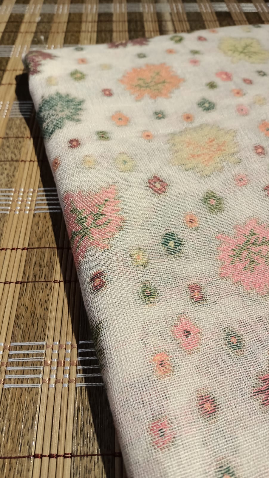 Elegant Beige Kani Pashmina Shawl – Handwoven Floral Heritage