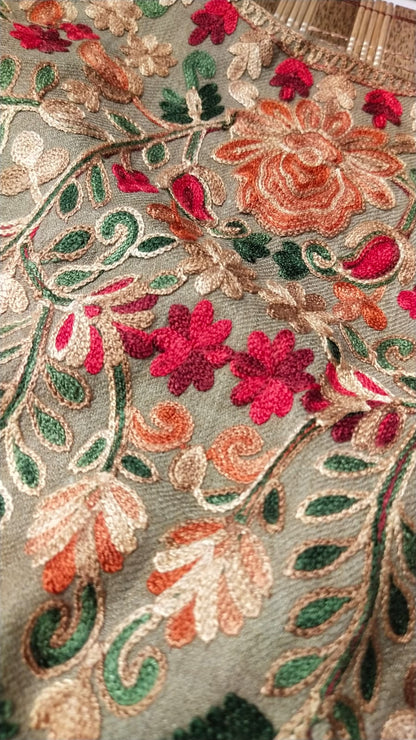 The Kashmina Kaftan: Timeless Elegance and Comfort