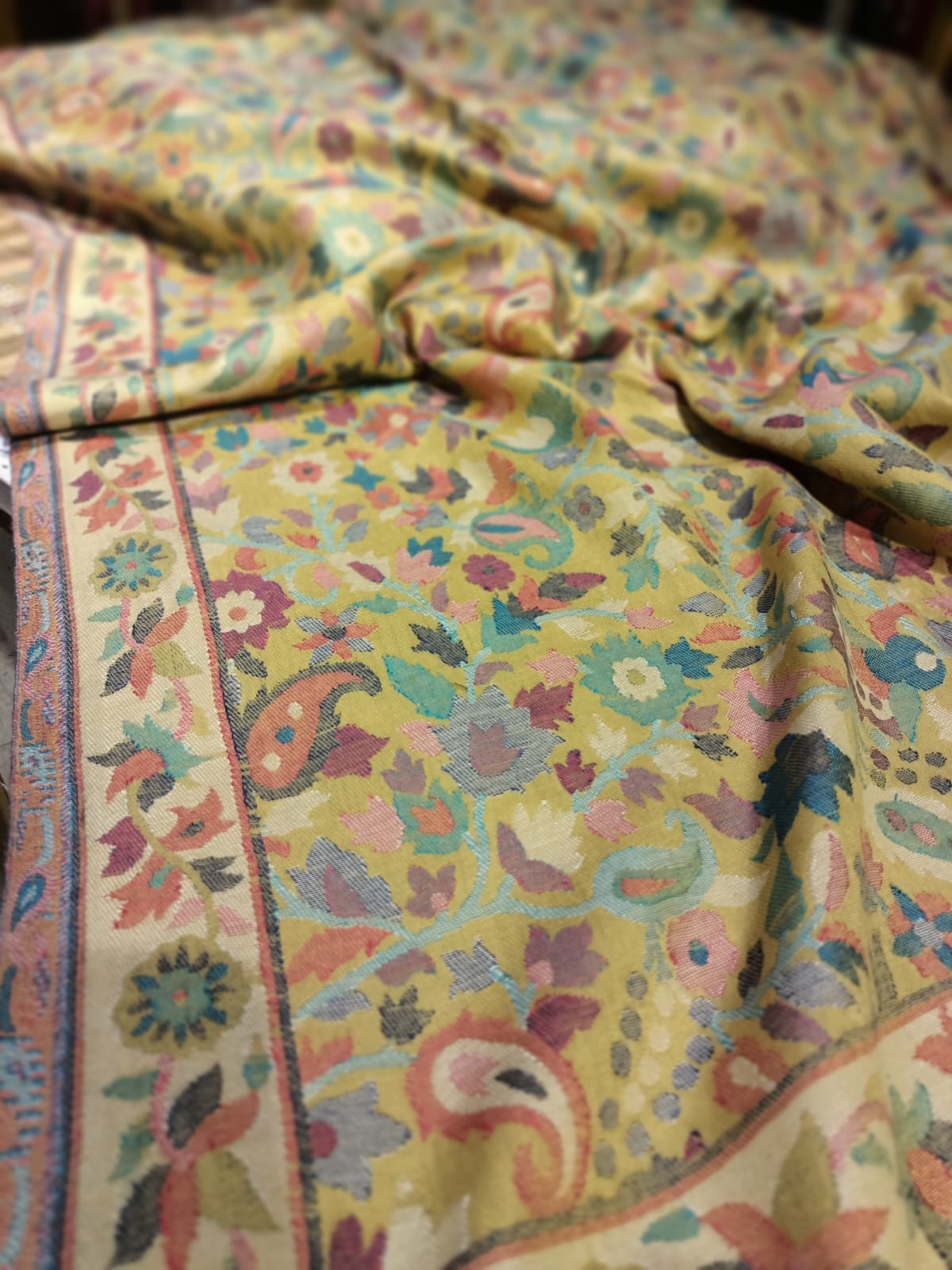 Luxury Pashmina Kani Shawl Multicolor Floral Weave with Intricate Borders