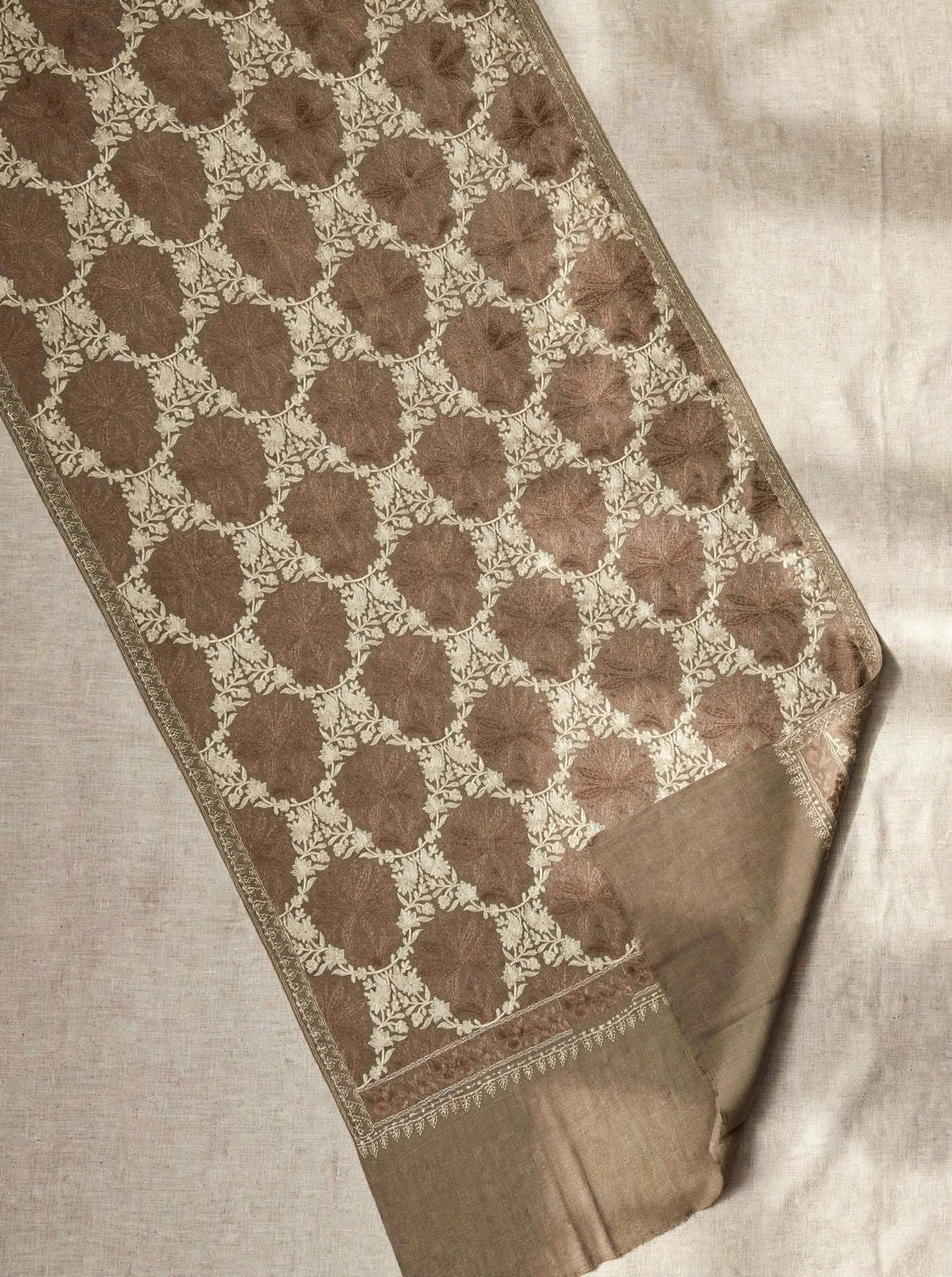 Pashmina beige aari shawl