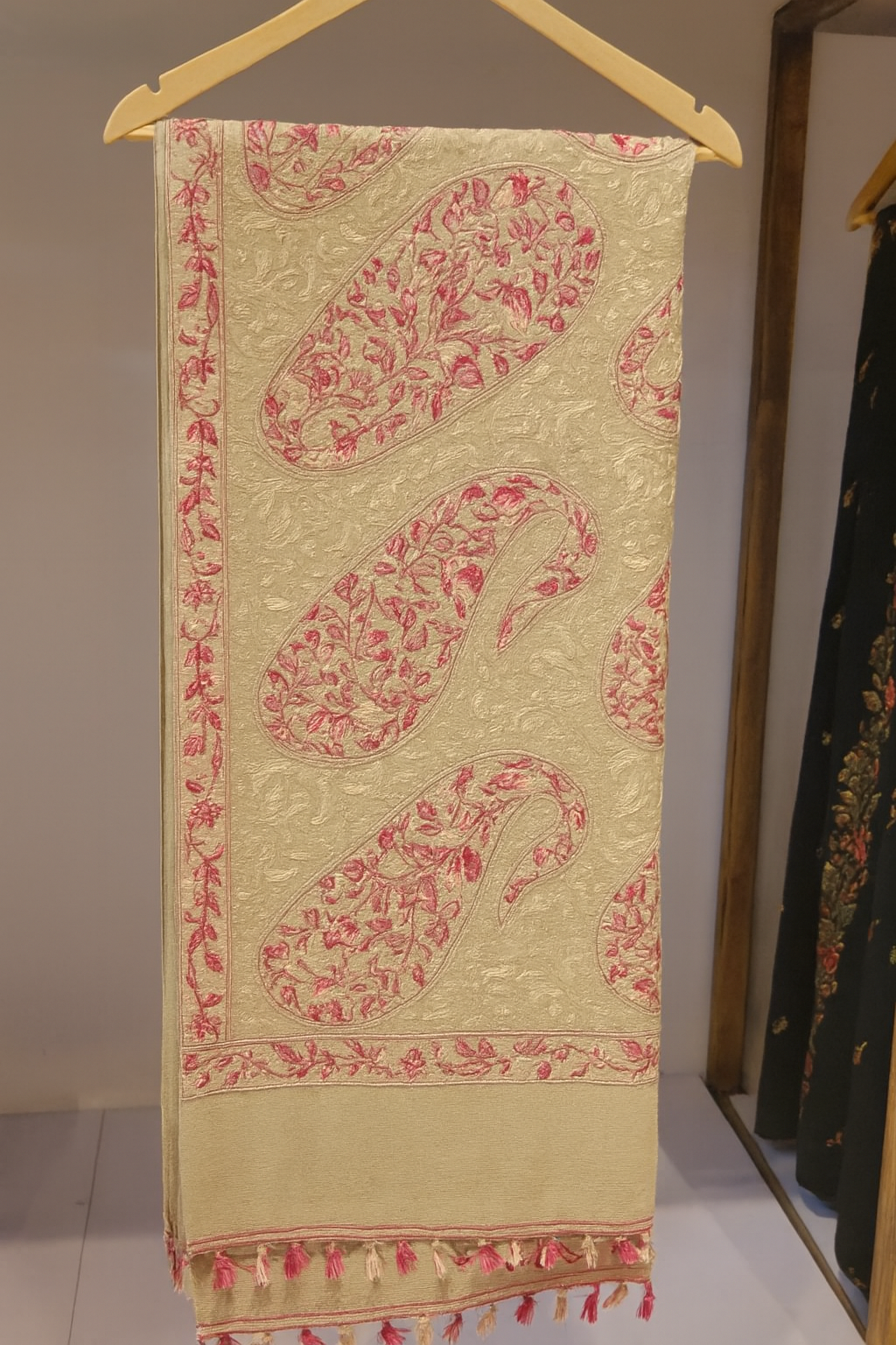 Luxury Pashmina Shawl – Beige with Pink Aari Embroidery