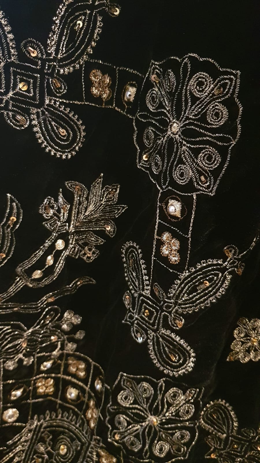 Velvet embroidered shawl