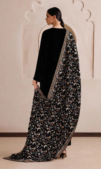 Raah-e-Shab Black Heavily Embroidered Velvet Shawl