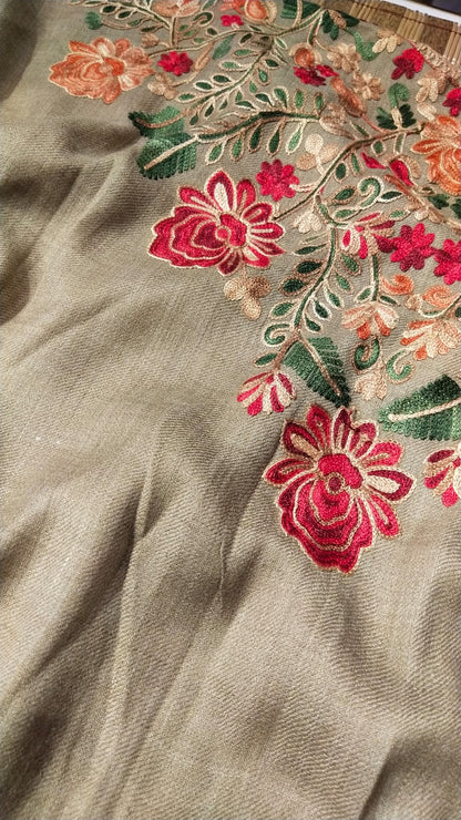 The Kashmina Kaftan: Timeless Elegance and Comfort